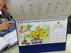 Mẫu lịch để bàn đẹp - In lịch để bàn tết 2017