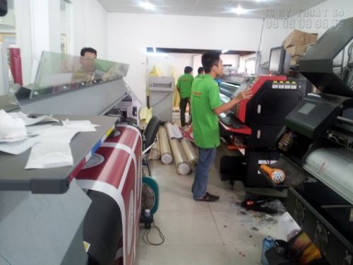 Tiếp nhận file đặt in từ nhân viên thiết kế, tiến hành in và giám sát đơn hàng in