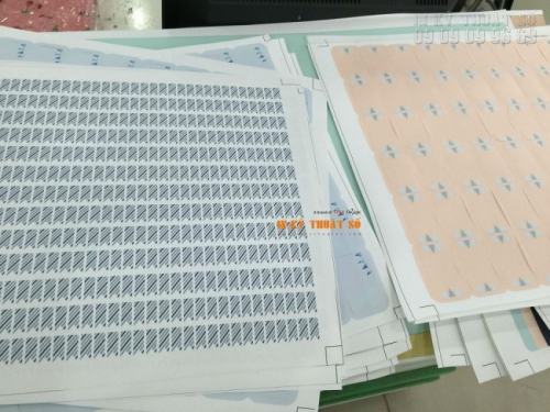 In decal giấy làm tem nhãn dán sản phẩm, in đẹp tại InKyThuatSo In decal giấy làm tem nhãn dán sản phẩm, in đẹp tại InKyThuatSo