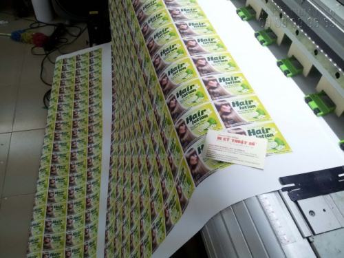 Đến với InKyThuatSo, tem nhãn decal của bạn được trực tiếp in ấn bằng máy in nhập khẩu từ Nhật Bản, cho chất lượng in tuyệt đẹp
