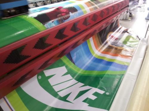 Máy in hiflex nhanh tại Công ty In Kỹ Thuật Số cho ra những sản phẩm in chất lượng, màu sắc nổi bật, hình ảnh chân thật nhất.