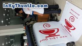 In decal trong dán kính trang trí tiệm phở