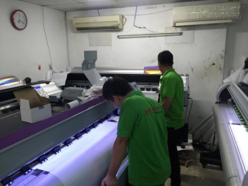 Sản phẩm in uv được in trên máy in khổ lớn và bế trên máy bế Mimaki Nhật Bản Sản phẩm in uv được in trên máy in khổ lớn và bế trên máy bế Mimaki Nhật Bản