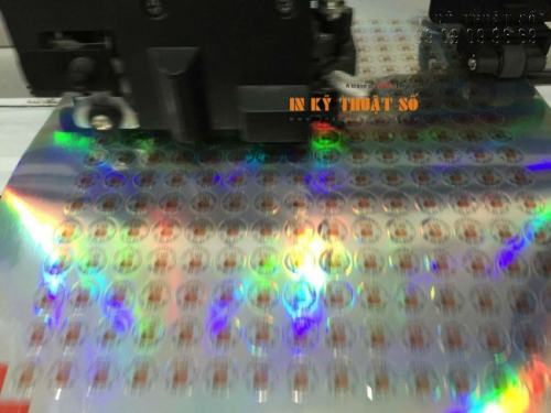 Gia công bế tem decal, bế decal các loại nhanh chóng, bế bám sát đường viền, chính xác bằng máy bế Mimaki tại Công ty InKyThuatSo Gia công bế tem decal, bế decal các loại nhanh chóng, bế bám sát đường viền, chính xác bằng máy bế Mimaki tại Công ty InKyThuatSo