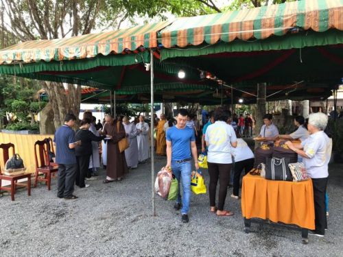 Công ty In Kỹ Thuật Số hoạt động xã hội cúng dường trai tăng và khuân đồ hộ các sư thầy tại Thiền Viện Trúc Lâm Phật Đăng vào ngày 28/5/2017 Công ty In Kỹ Thuật Số hoạt động xã hội cúng dường trai tăng và khuân đồ hộ các sư thầy tại Thiền Viện Trúc Lâm Phật Đăng vào ngày 28/5/2017