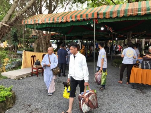 Công ty In Kỹ Thuật Số hoạt động xã hội cúng dường trai tăng và khuân đồ hộ các sư thầy tại Thiền Viện Trúc Lâm Phật Đăng vào ngày 28/5/2017 Công ty In Kỹ Thuật Số hoạt động xã hội cúng dường trai tăng và khuân đồ hộ các sư thầy tại Thiền Viện Trúc Lâm Phật Đăng vào ngày 28/5/2017