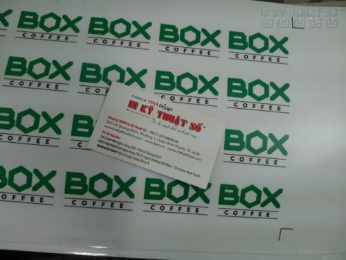 Tùy theo yêu cầu của khách hàng  mà in decal giấy có thể cán màng bóng hoặc màng mờ, in 1 màu cho đến nhiều màu. Keo dính tốt, dính trên mọi chất liệu, chịu lạnh... Tùy theo yêu cầu của khách hàng  mà in decal giấy có thể cán màng bóng hoặc màng mờ, in 1 màu cho đến nhiều màu. Keo dính tốt, dính trên mọi chất liệu, chịu lạnh...