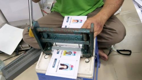 In thẻ nhân viên được ứng dụng như thế nào?