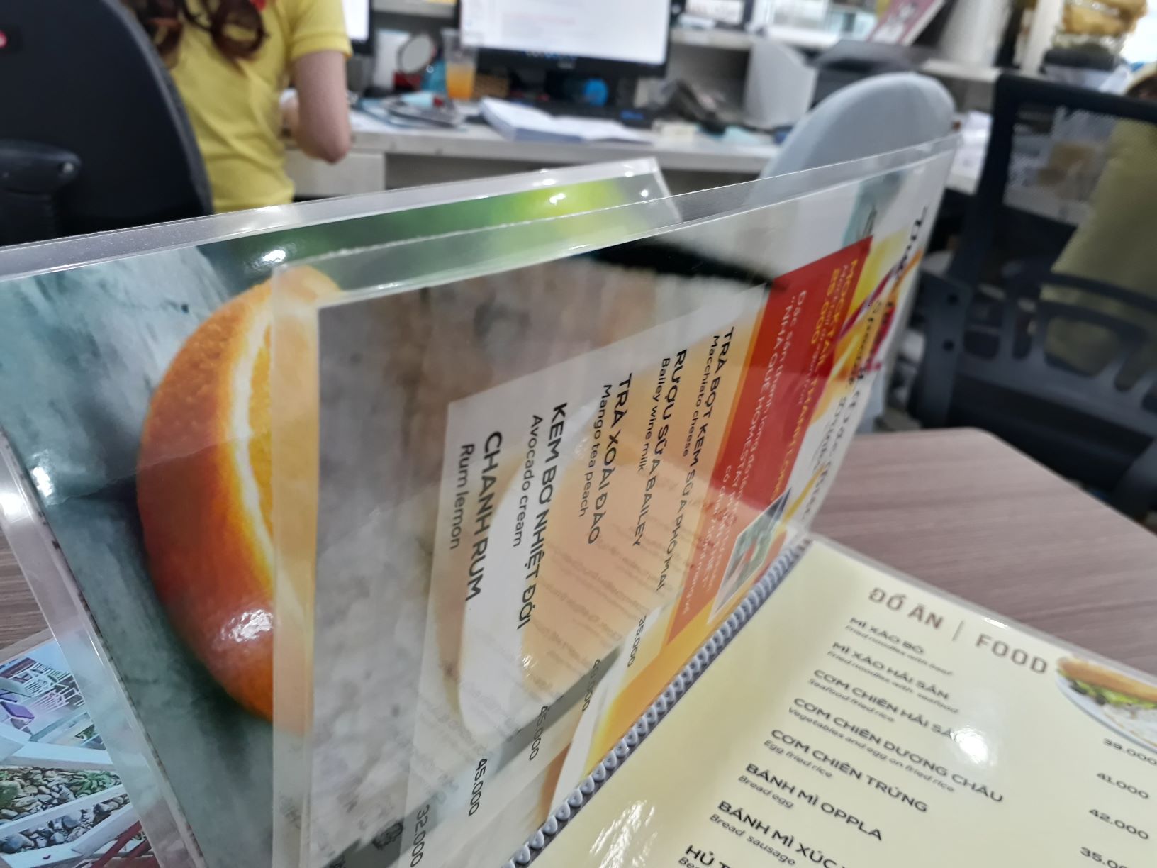 Làm menu ép plastic giúp bảo vệ giấy, chống thấm nước và tăng thời gian sử dụng