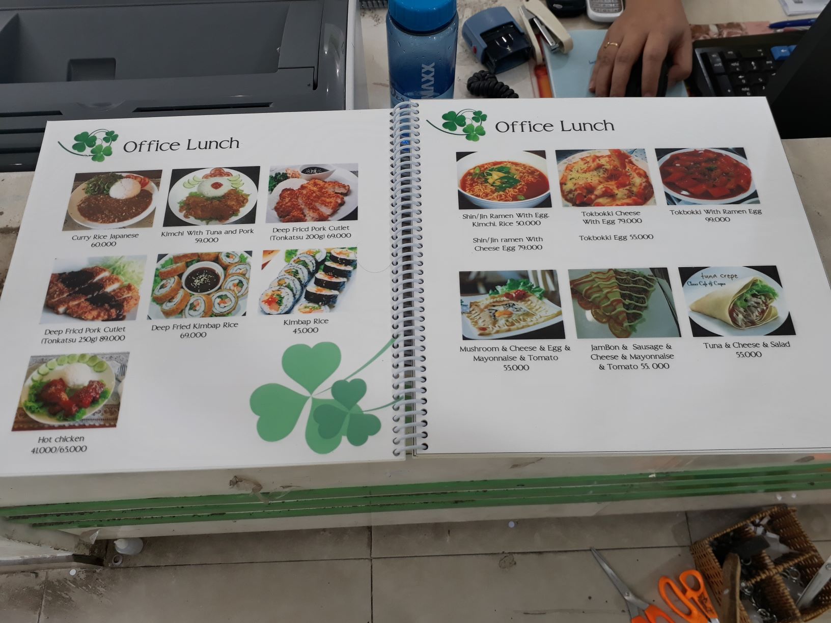 Chọn loại menu thân thiện với môi tường và thể hiện bằng gam màu xanh mát là xu hướng hiện nay