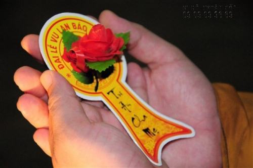 Huy hiệu cài áo Vu Lan