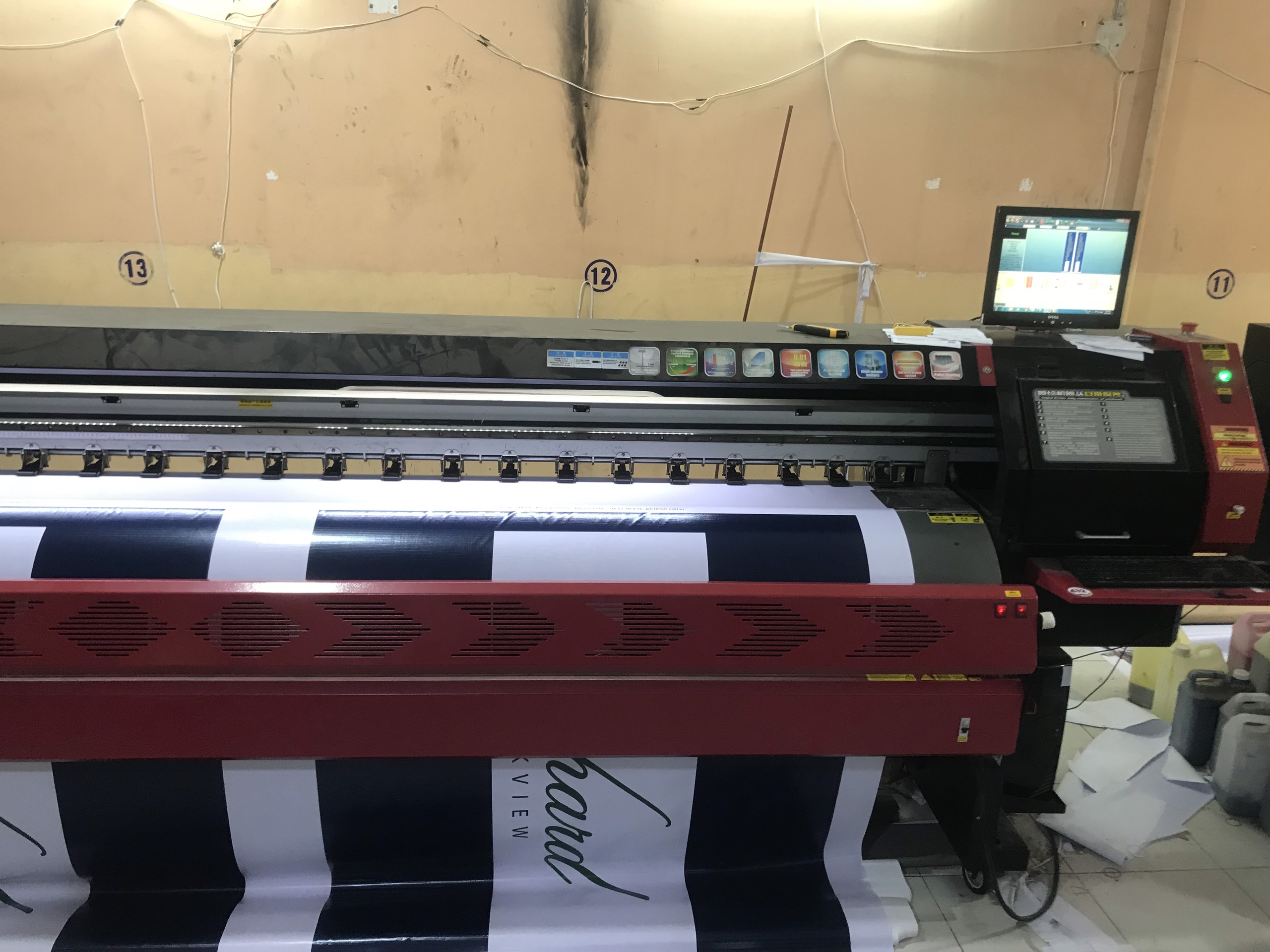 giá in hiflex ngoài trời