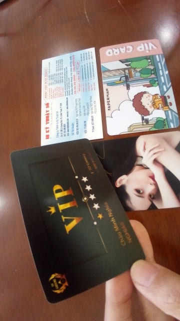 in thẻ nhựa làm thẻ vip