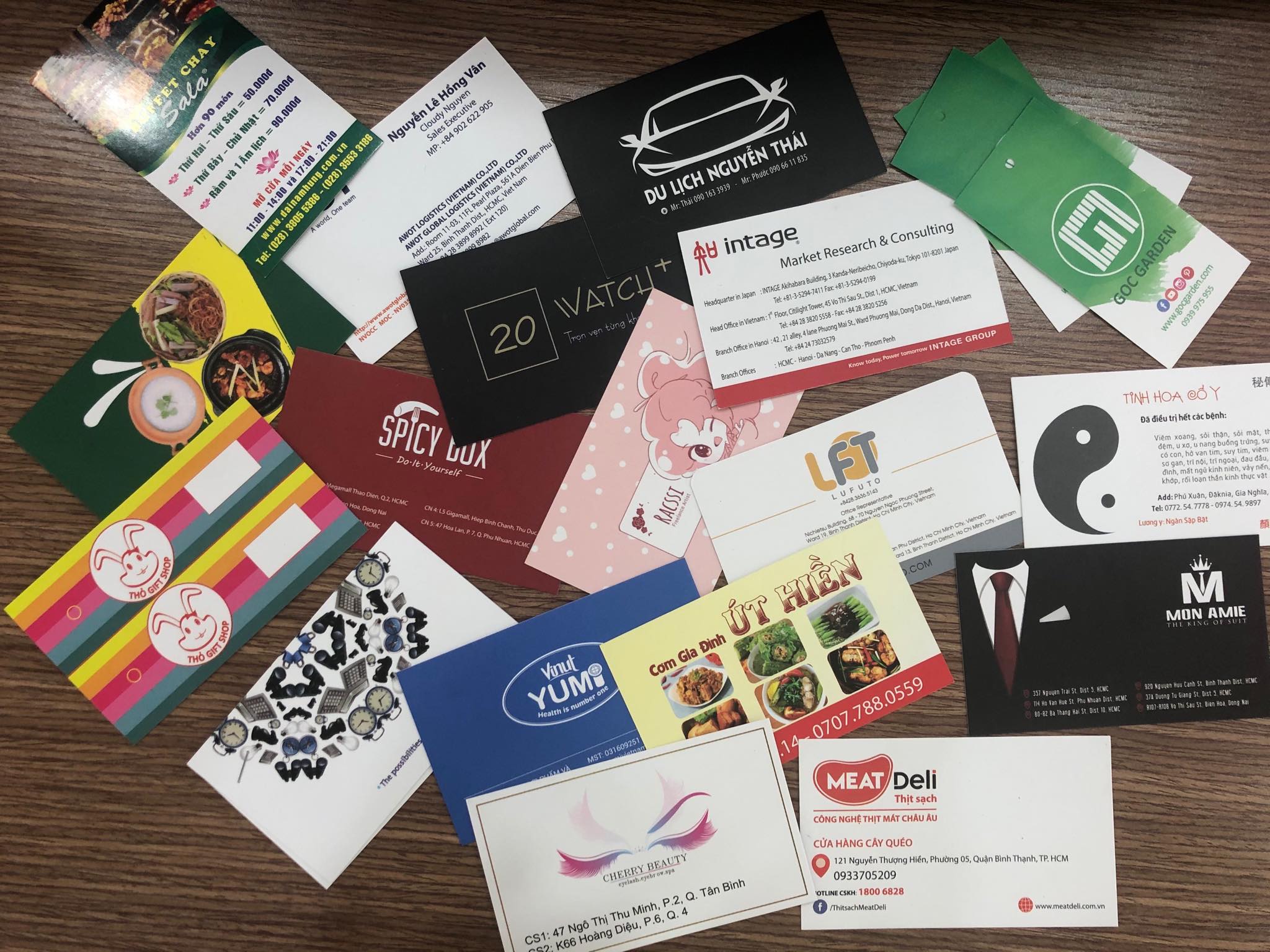 in card visit chất lượng bằng giấy mỹ thuật