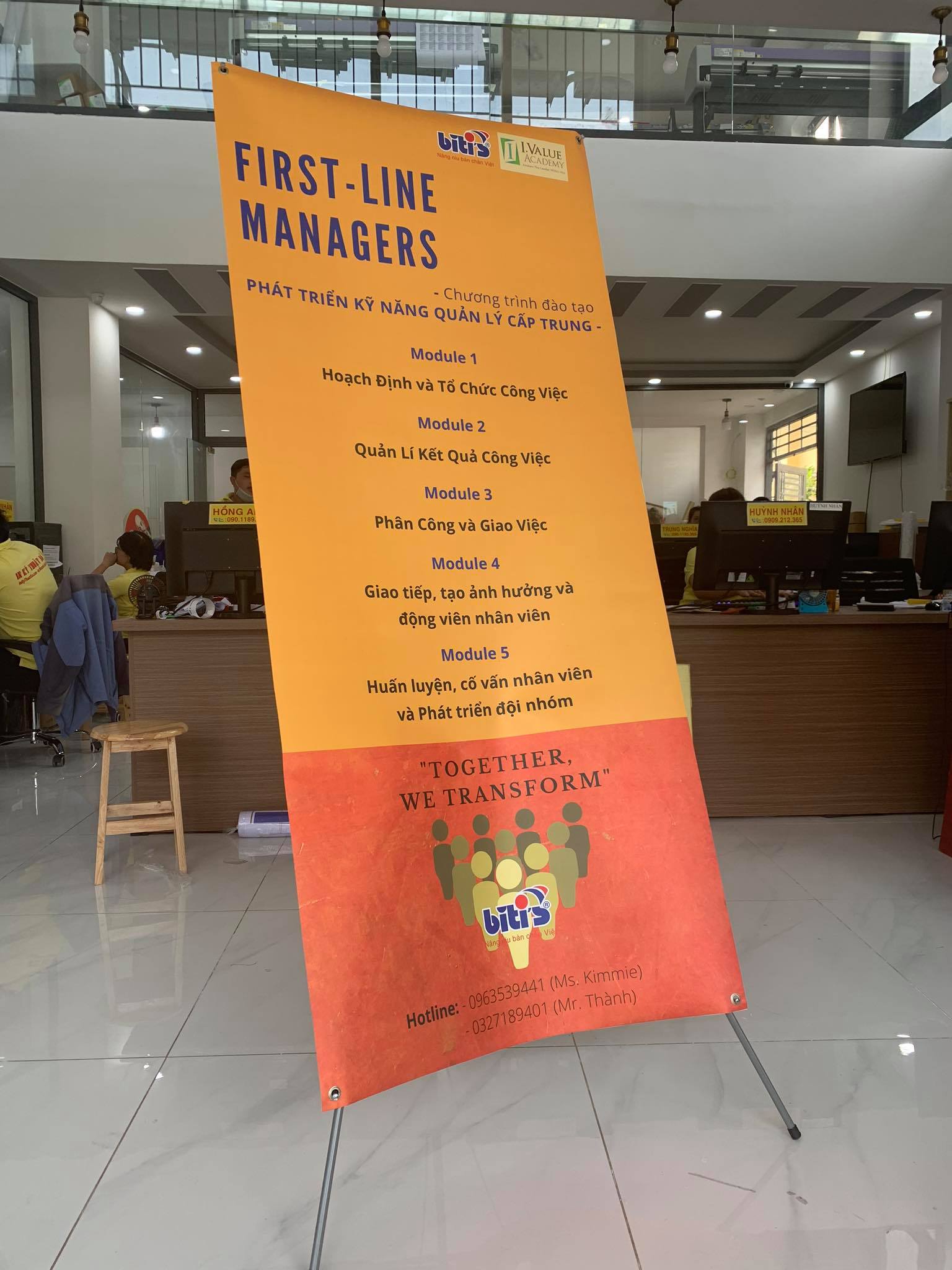 in poster bằng chất liệu PP