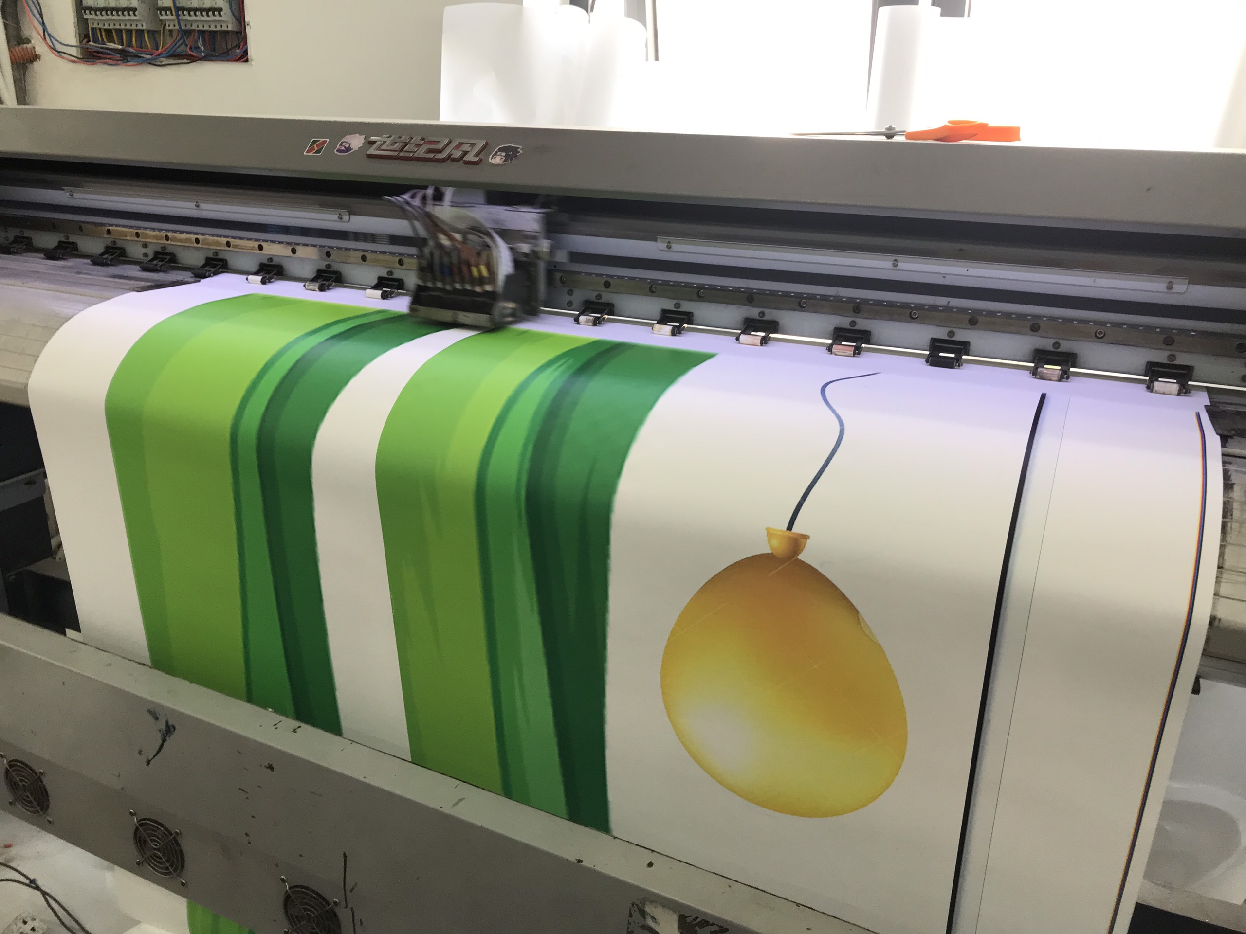 in backdrop bằng chất liệu gì