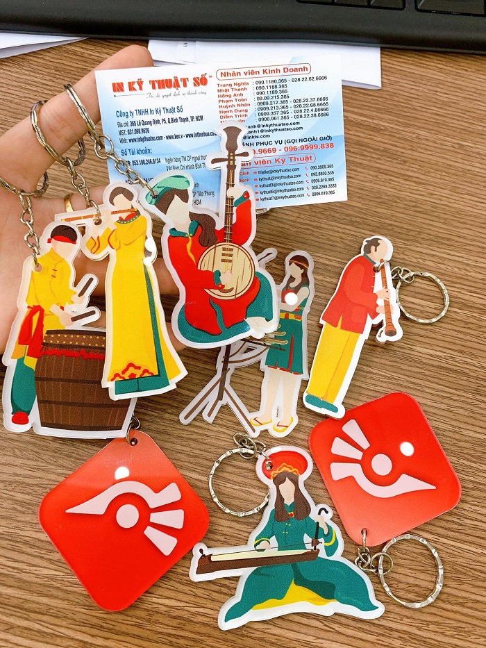 Đặt làm móc khóa sticker mica màu in hình theo yêu cầu, cắt theo viền, in số lượng ít TPHCM - Ảnh: 2