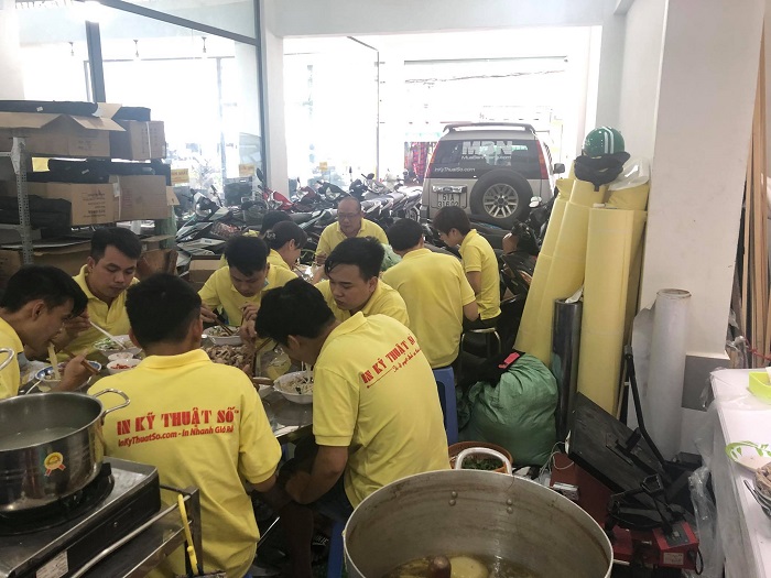 Tổ chức nấu ăn trưa thứ bảy tại công ty In Kỹ Thuật Số - Ảnh: 6